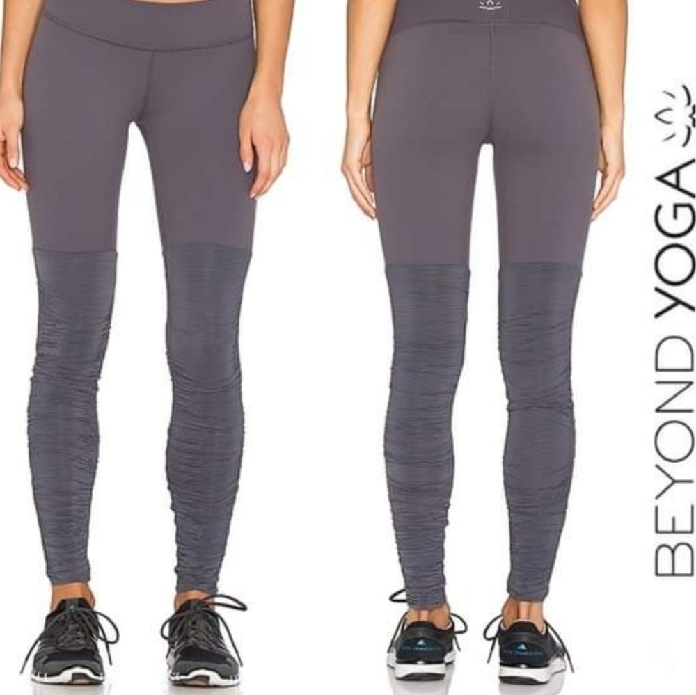 Beyond Yoga Gray Ruched Leggings
